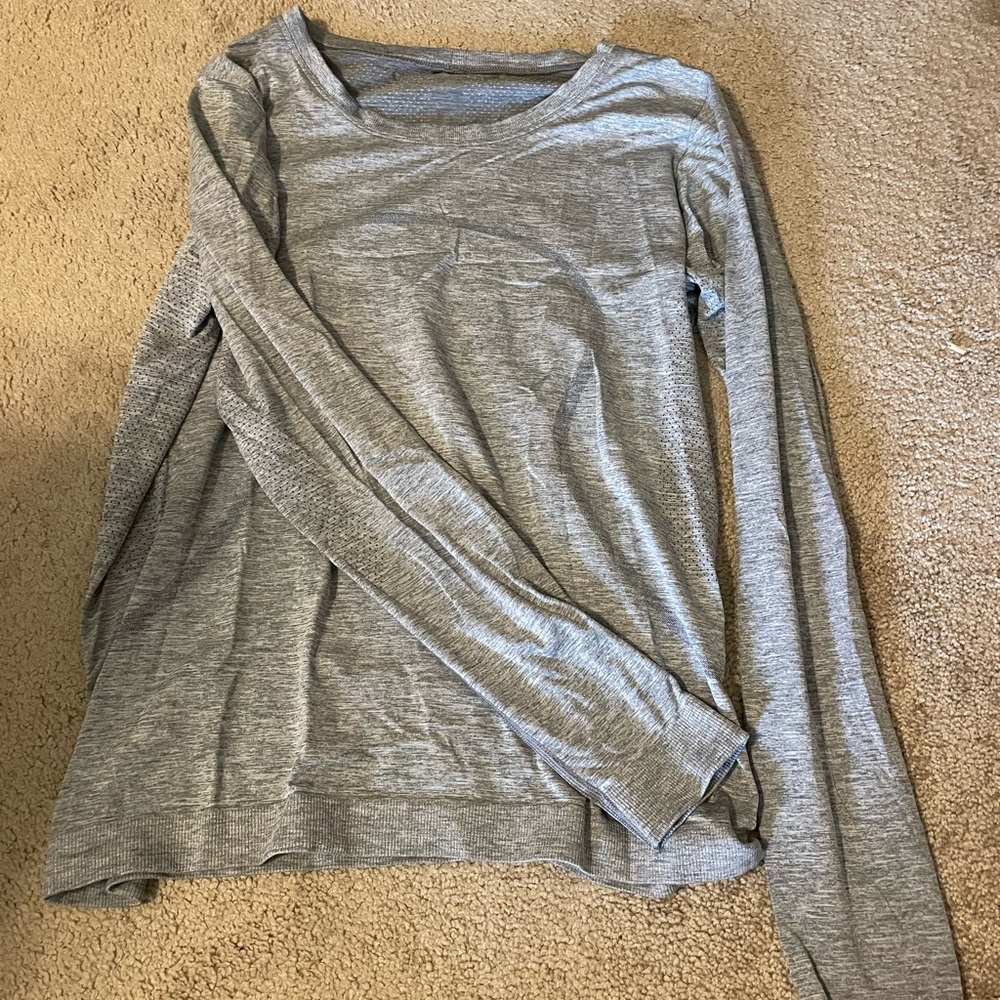 Lulu lemon long sleeve loose fit swiftly tech size 12